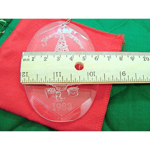 Vintage 1983 Acrylic Merry Christmas Kids on Christmas Morning Etched Ornament - Picture 9 of 9
